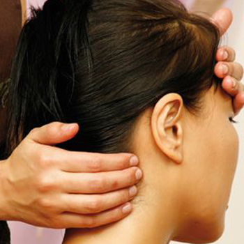 Champi (Hot Oil Scalp Therapy)